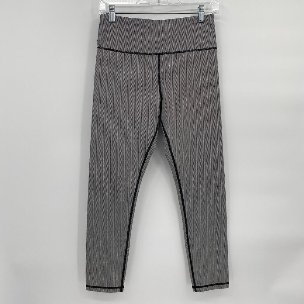 Zyia Active Black & White Chevron Print Hi-Rise High Waisted Leggings Size 8 10